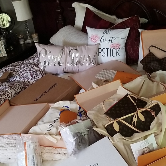 Bags,Clothing, accessories, jewelry, perfume, shoe - Picture 3 of 17